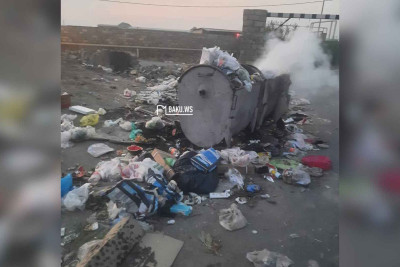 “Baksol” Yaşayış Massivində zibil qutuları çatışmır