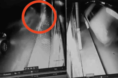 Bakıda idarəetməni itirən sürücü iki avtomobili əzərək maşını aşırıb – VİDEO