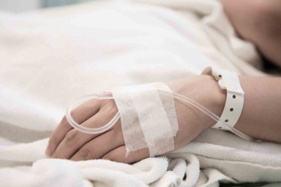 Binədə yaşlı qadını maşın vurub