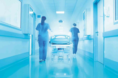 Nəsimidə 53 yaşlı qadını avtomobil vurub