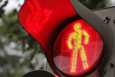 Xəzərdə avtomobil piyadanı vurub