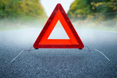 Buzovnada avtomobil piyadanı vurub