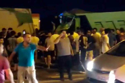 Xəzər rayonunda iki “KamAZ” toqquşub: yaralı var