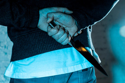 Sabunçuda gənc qız əri tərəfindən bıçaqlanıb