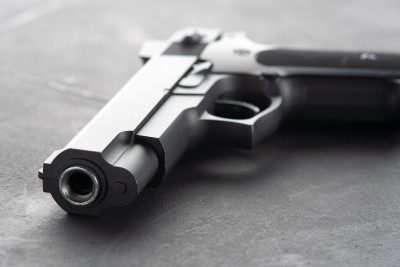 Ölkə ərazisində vətəndaşlar könüllü olaraq polisə silah-sursat təhvil veriblər