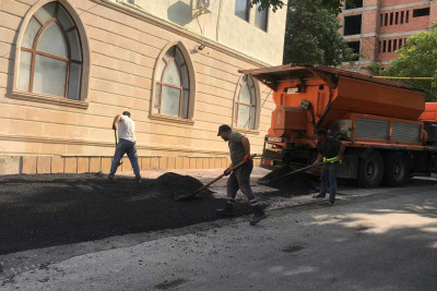 Nəsimidə bəzi küçələrə asfalt vurulur