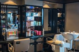 Paytaxtda kişi salonunda intihar hadisəsi baş verib