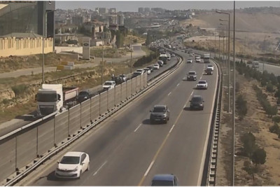 Yeni Yasamal istiqamətində sıxlıq yaranıb