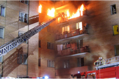 Yasamalda çoxmərtəbəli binada yanğın olub