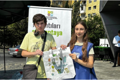 Bakıda “Tullantıları ekoçantaya dəyiş” aksiyası keçirilib