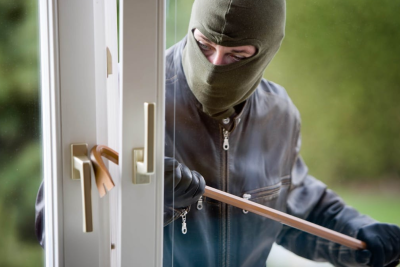 Bakıda evlərin birindən oğurluq edilib