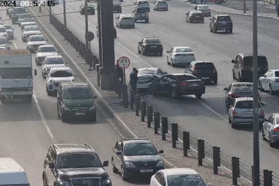 Prospektlərin ikisində avtoqəza sıxlığa səbəb olub