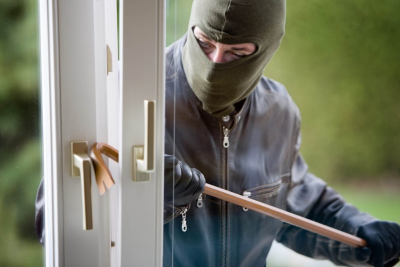 Bakıda evdən külli miqdarda pul oğurlanıb