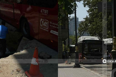 Bakının mərkəzində “BakuBus”ın avtobusu çuxura düşüb
