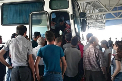 İddia: Avtobus sürücüləri öz aralarında sərnişinləri "satırlar"