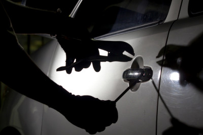 Səbail rayonunda bir nəfər avtomobildən oğurluq edilib