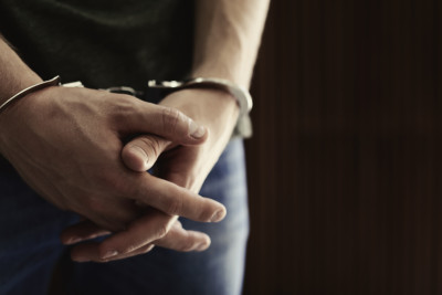 Paytaxt ərazəsizində mağazaların birindən oğurluq edilib