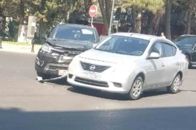 Azadlıq prospektində avtomobillər toqquşub