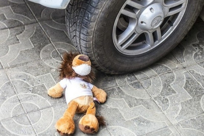 Qaradağ rayonunda avtomobil uşağı vurub