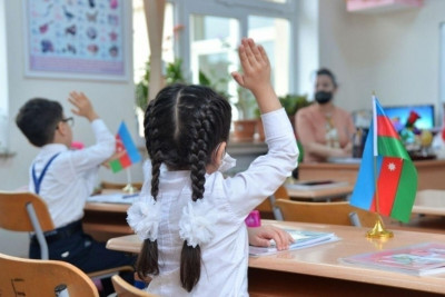 Bu gün məktəblərdə ilk dərs günüdür