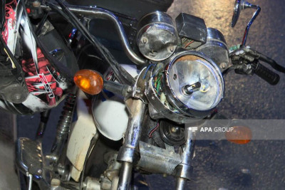 Bakıda moped yük avtomobilinə çırpılıb
