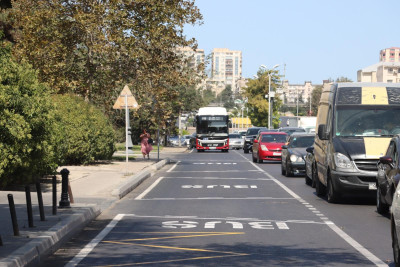 Bakının daha bir prospektində avtobus zolaqları çəkilib