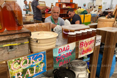 Bakıdakı bal yarmarkasına 120 tona yaxın məhsul çıxarılıb