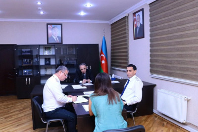 Baş prokuror vətəndaşlarla görüşüb