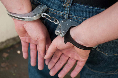 Polis naqilləri oğurlayanı saxladı