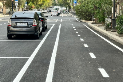Bakının daha bir küçəsində nişanlanma işləri görülüb