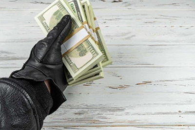 Bakıda restoranda pul oğurlanıb