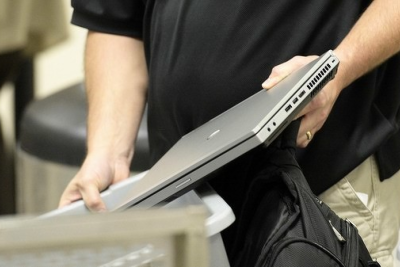 Bakıda 11 noutbuk oğurlanıb