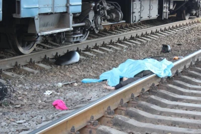 Bakıda sürətli sərnişin qatarı qəfil yola çıxan qadını vurub