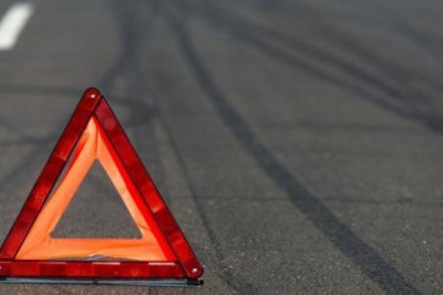 Bakıda avtomobil motosikletçini vurub