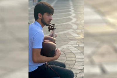 KÜÇƏ MUSİQİÇİSİ: “Turistlər tarı çox sevirlər” – MÜSAHİBƏ - VİDEO