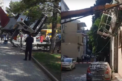 Bakıda avtosəbət obyektin üzərinə aşdı - VİDEO