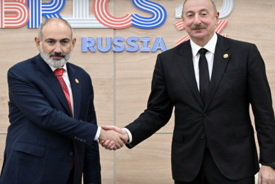 İlham Əliyev Nikol Paşinyanla görüşüb