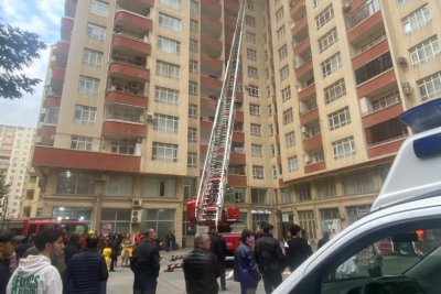 Bakıda binada yanğın  – 12 nəfər tüstüdən zəhərləndi - VİDEO