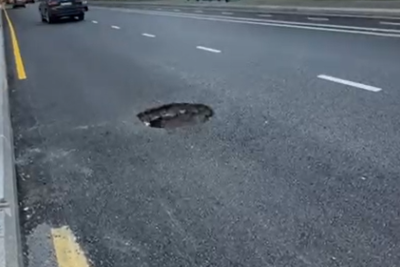 Bakının mərkəzində kanalizasiya quyusu təhlükə saçır - VİDEO