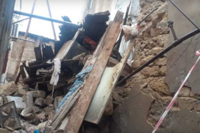 Güclü yağış nəticəsində Bakıda ev uçdu - VİDEO - YENİLƏNİB