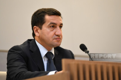 Hikmət Hacıyev dördüncü “Yüksəliş” müsabiqəsinin qalibləri ilə görüş keçirib