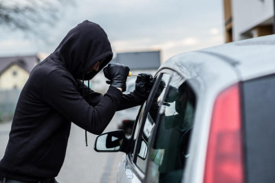 Sabunçu rayonunda avtomobildən oğurluq edilib