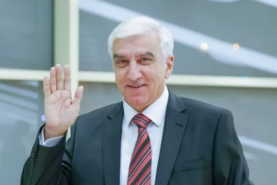 Azərbaycan kişisi hambal kimi olmalıdır - Xalq artisti