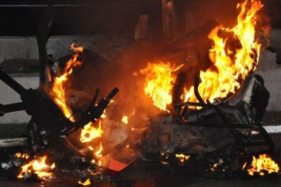 Bakıda motosiklet yandı