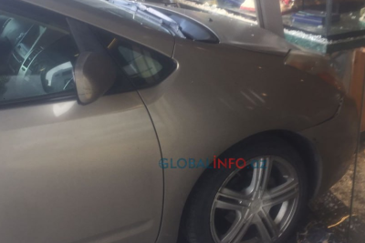 “Prius” şirniyyat mağazasına çırpıldı - FOTO