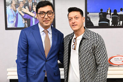 Dünyaşöhrətli futbolçu Bakıya gəlib