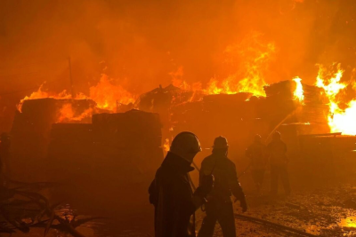 Bakıda birmərtəbəli ev yanıb