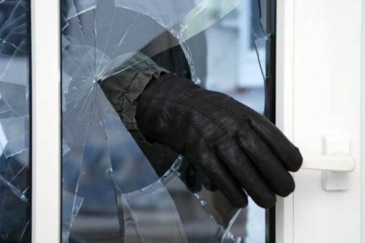 Bakıda ev qarət edilib