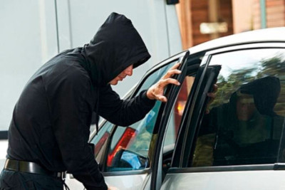 Bakıda sexdən maşın qaçırtdılar