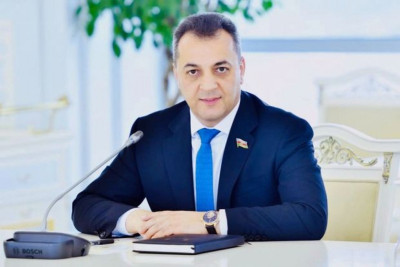 Deputat əsəbiləşdi: “Sosial şəbəkələr cəngəllik qanunları ilə idarə olunur”